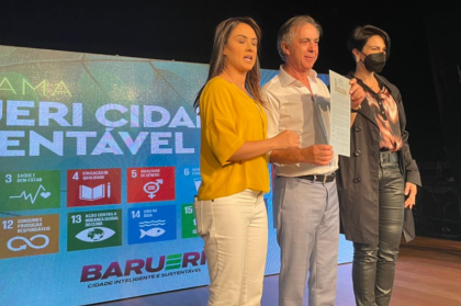 Deputada Bruna Furlan, prefeito de Barueri Rubens Furlan, Monica Picavea lançamento do programa de Implementação dos ODS em Barueri